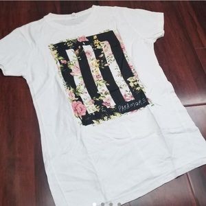 Paramore Tour Shirt